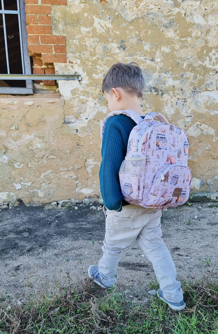 Backpack-Toddler-Camping-wonderland-4-children-mini-walking