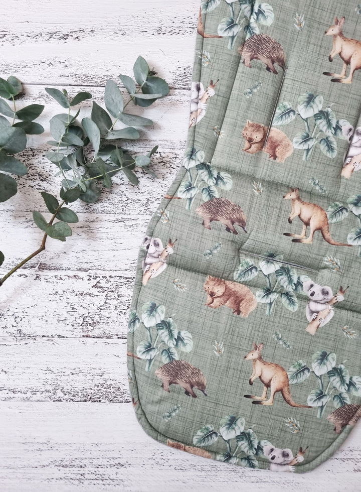 wonderland-4-children-universal-pram-liner-Aussie-Animals-design